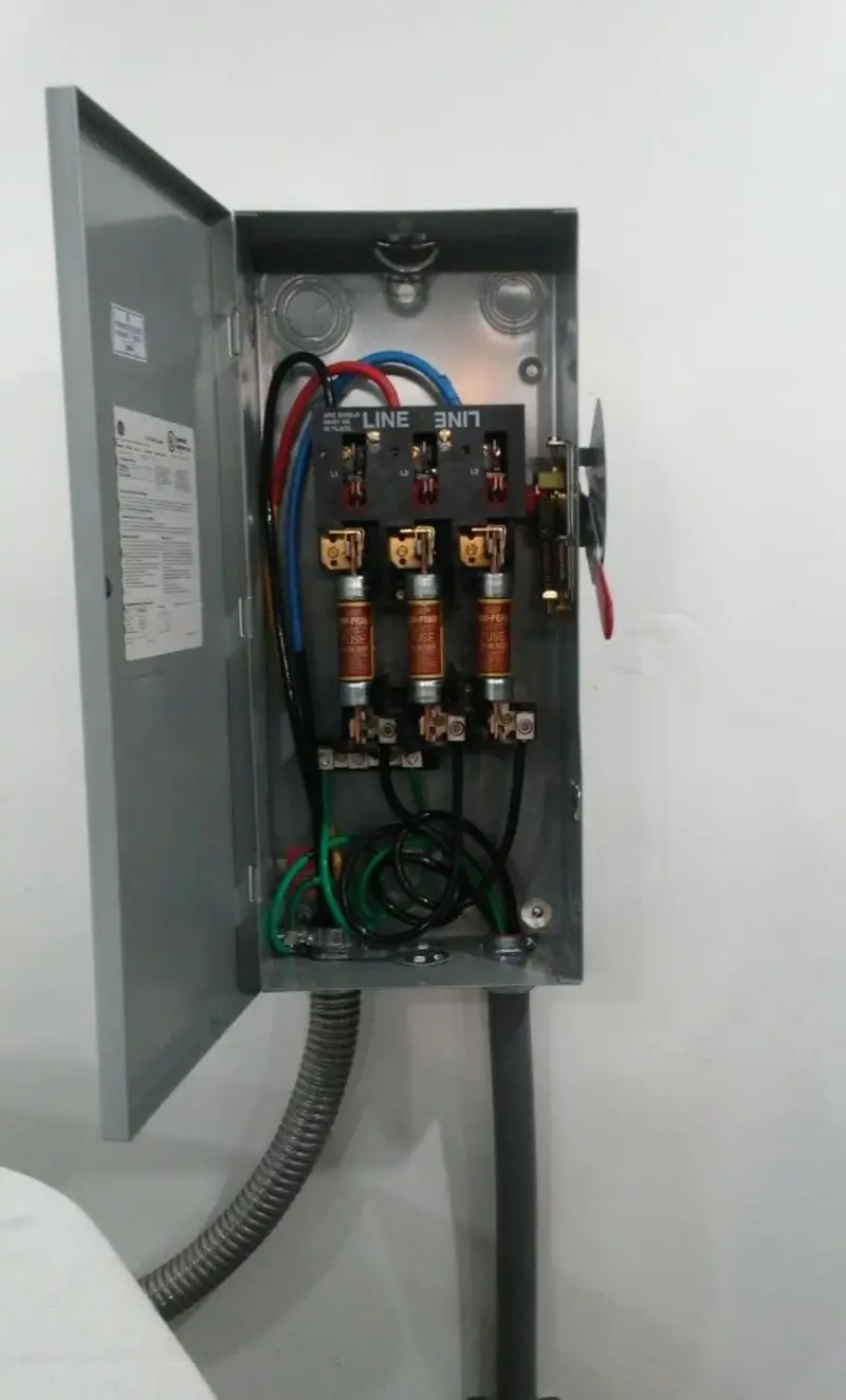 Three-phase disconnect switch installed for Electrical Wiring & Rewiring in Tulia